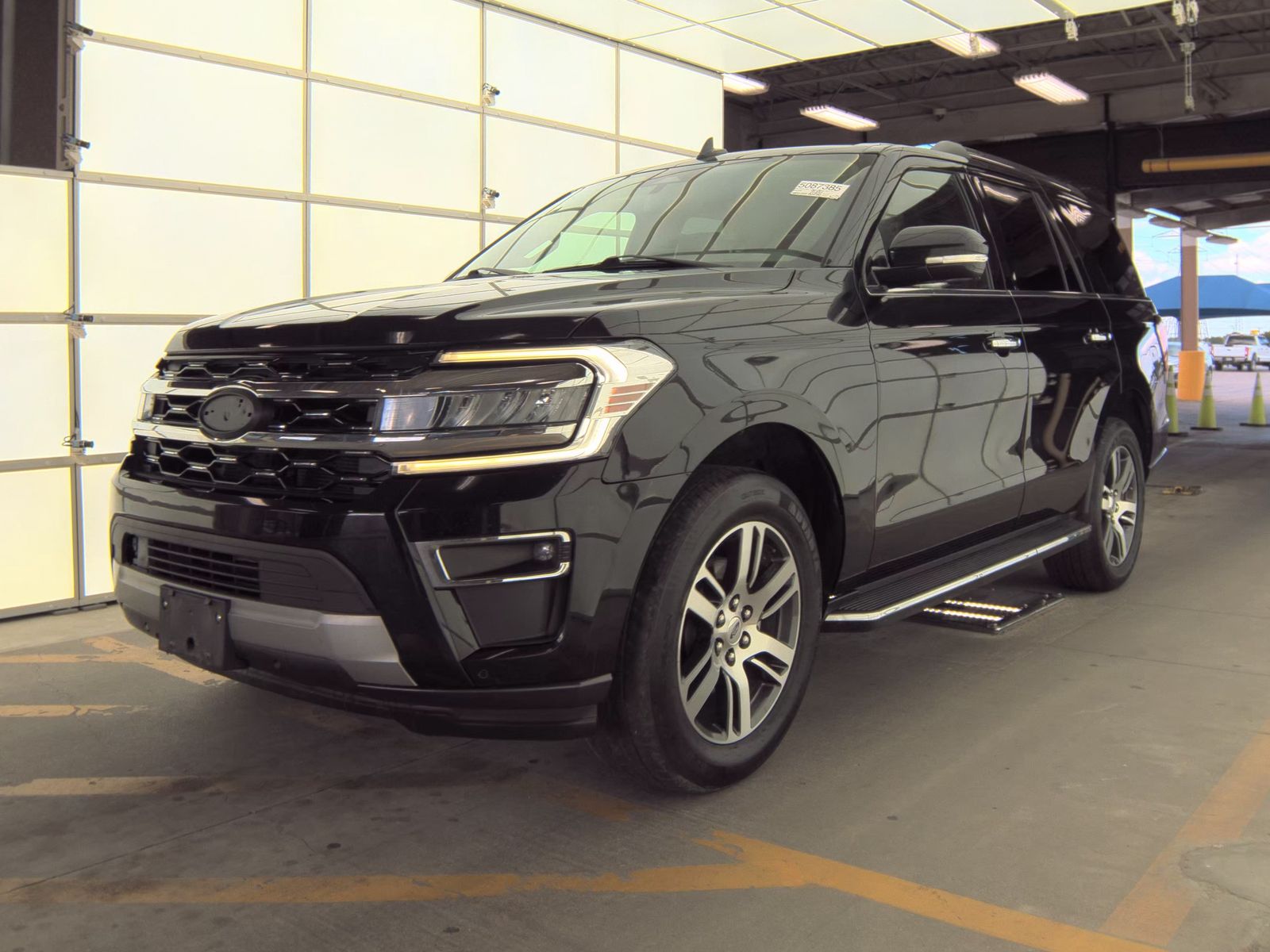FORD EXPEDITION - 1