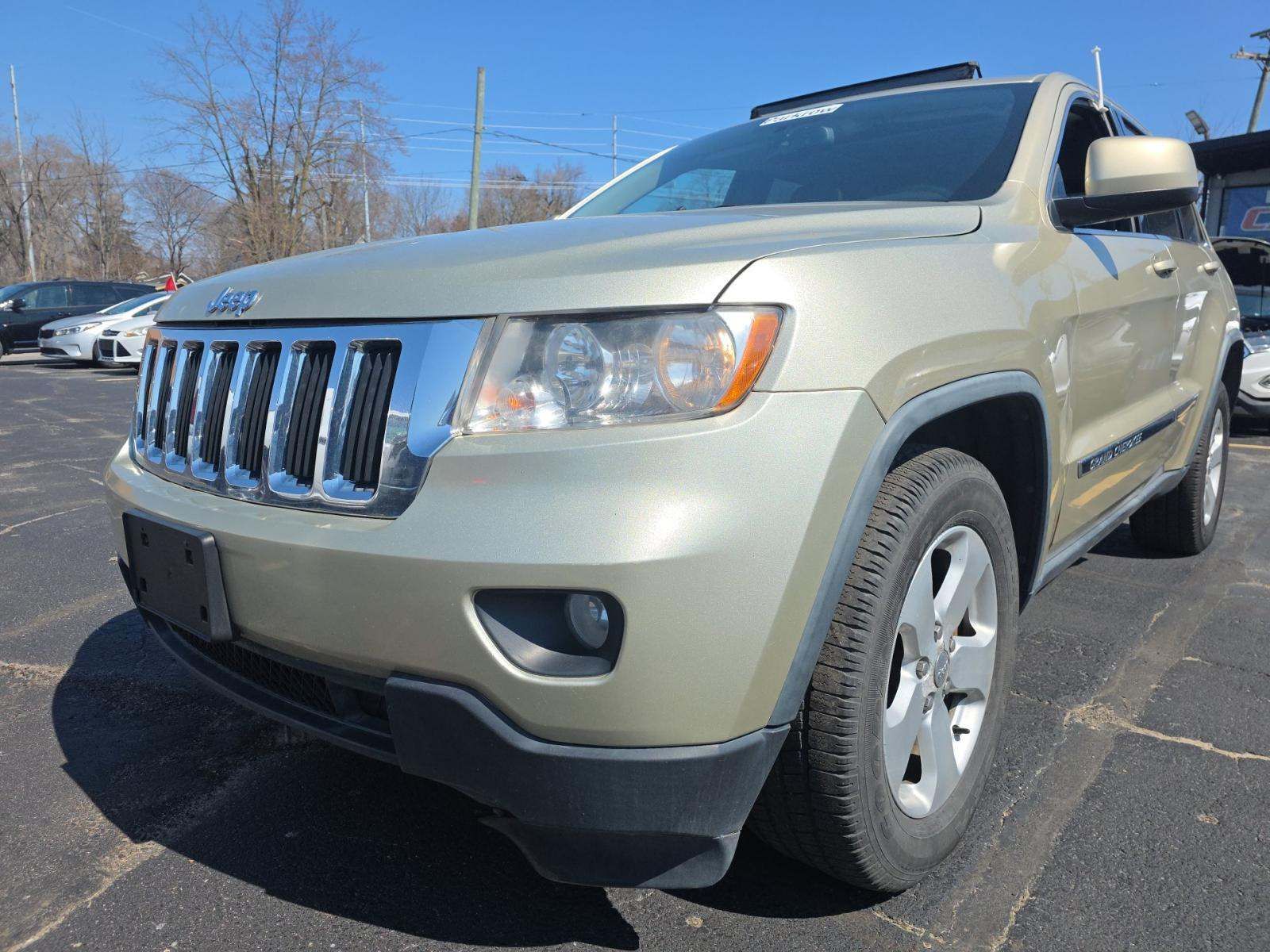 JEEP LAREDO - 1