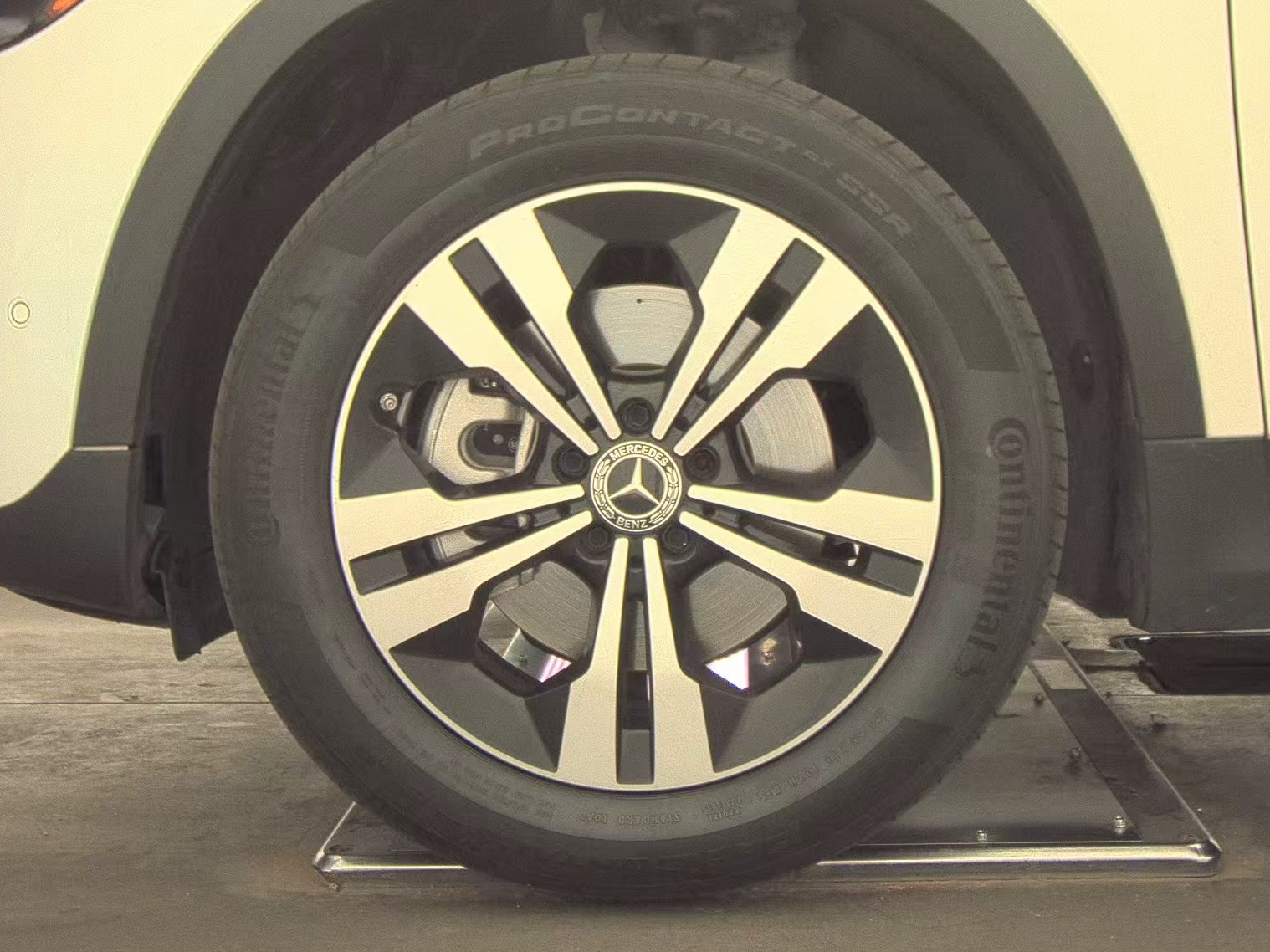 MERCEDES-BENZ GLA-CLASS - 10