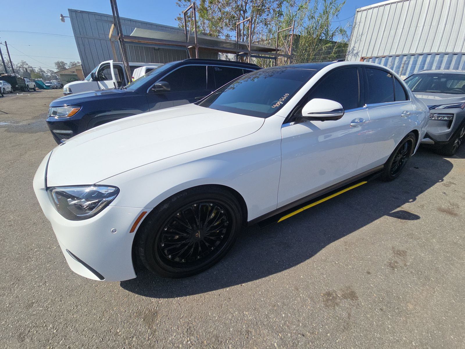 MERCEDES-BENZ E-CLASS - 1