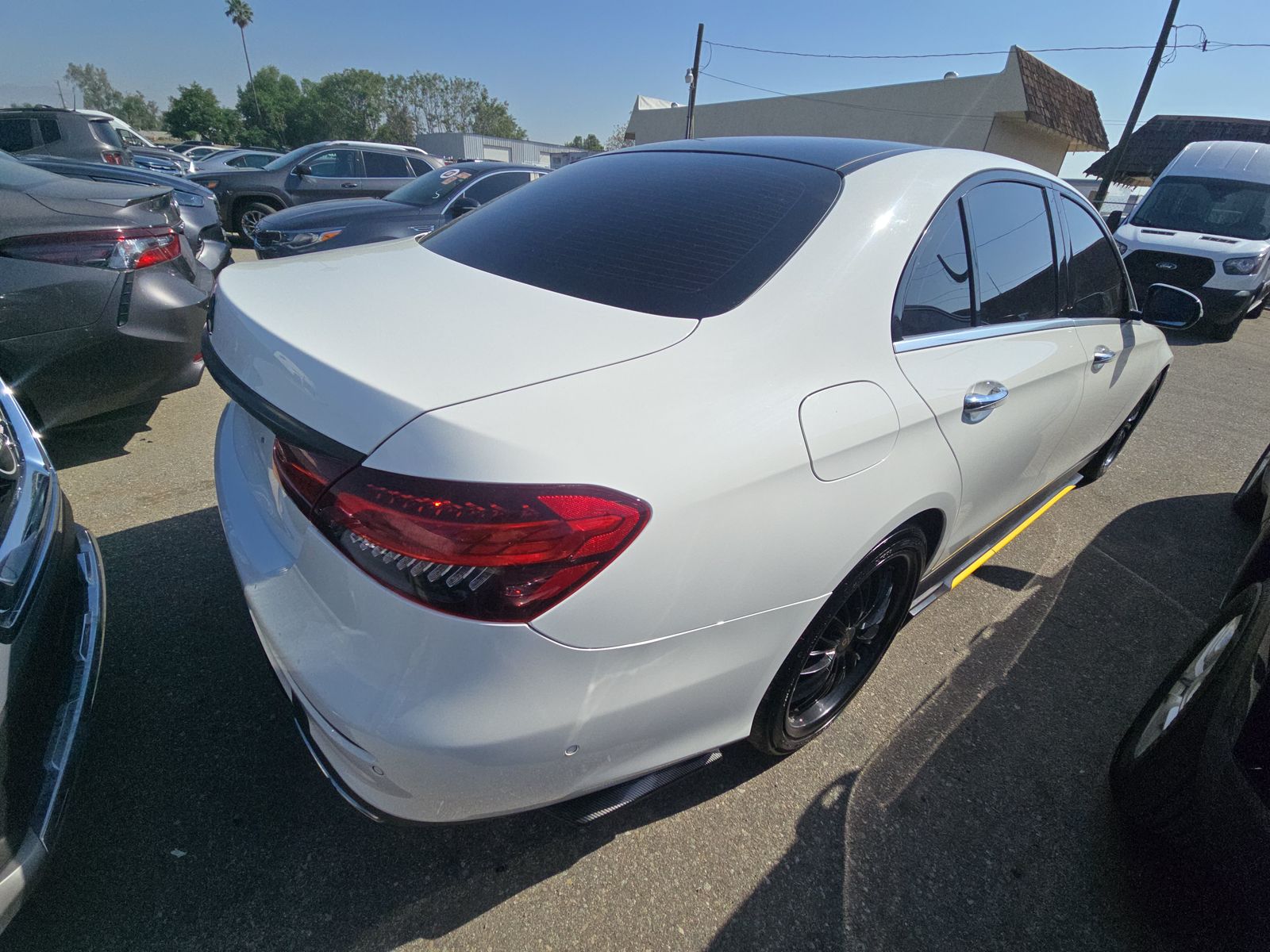 MERCEDES-BENZ E-CLASS - 5