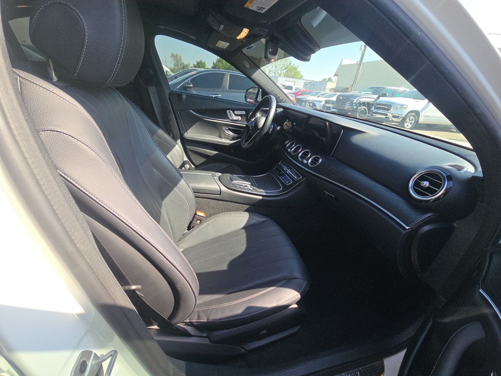 MERCEDES-BENZ E-CLASS - 9