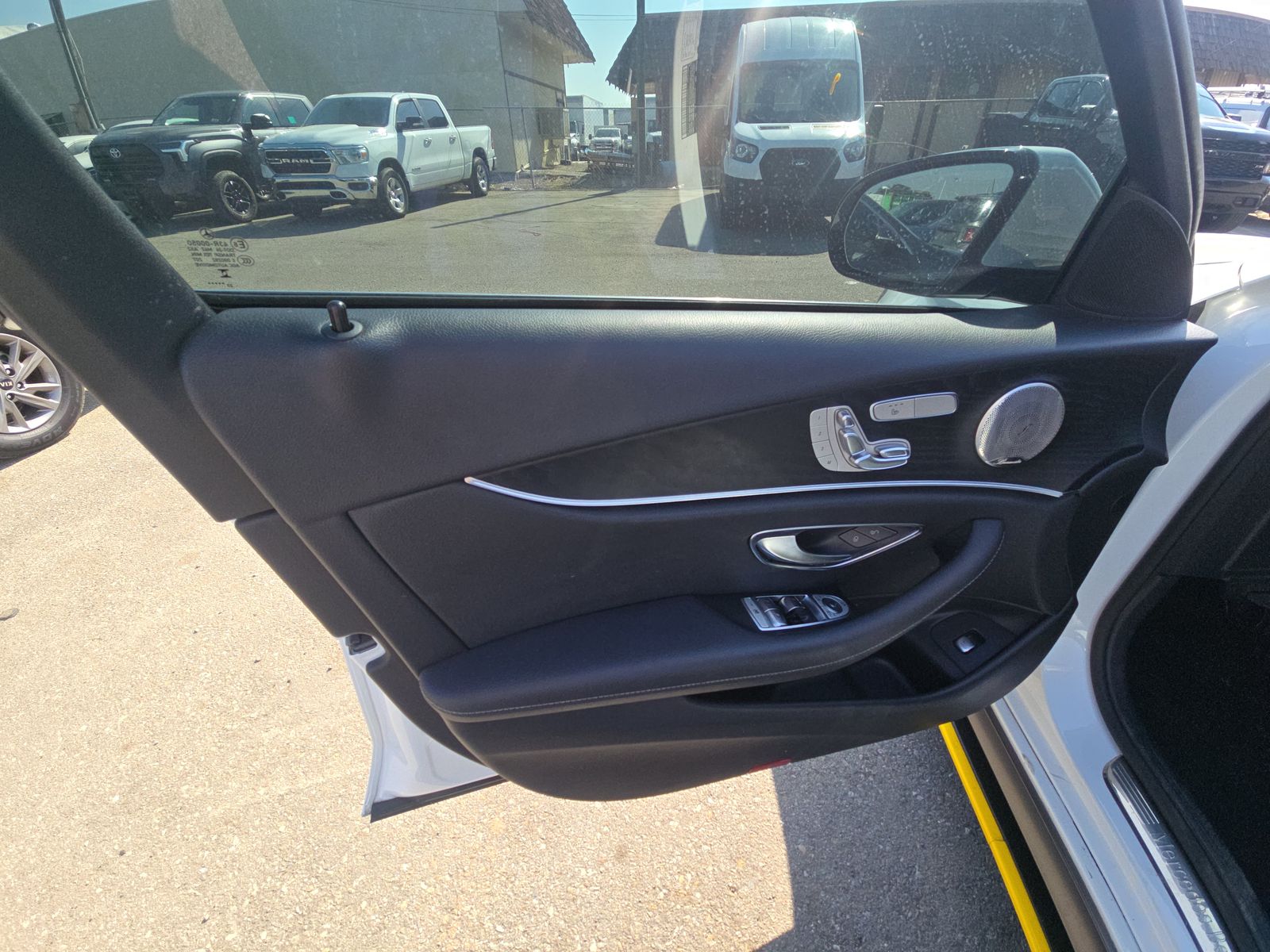 MERCEDES-BENZ E-CLASS - 10