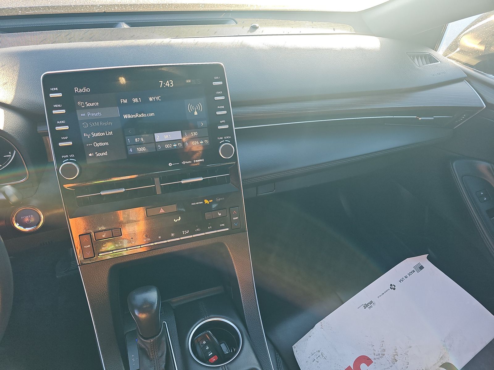 2022 Toyota Avalon Hybrid XLE FWD