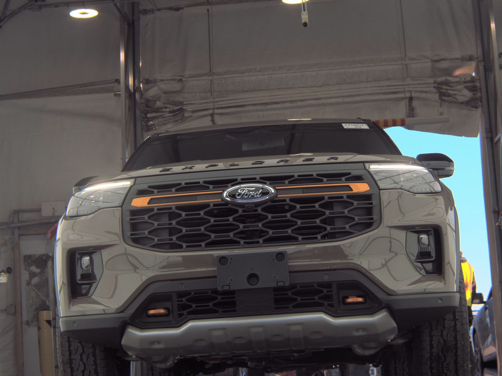 FORD EXPLORER - 4