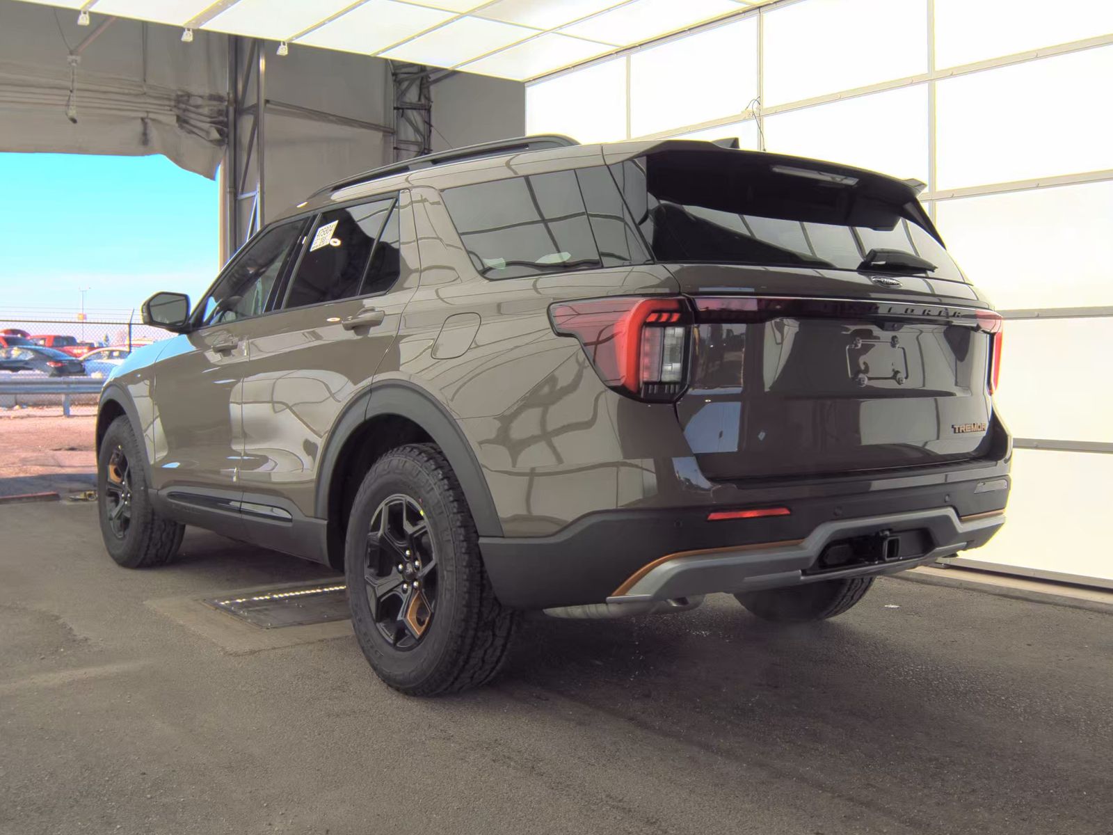 FORD EXPLORER - 9