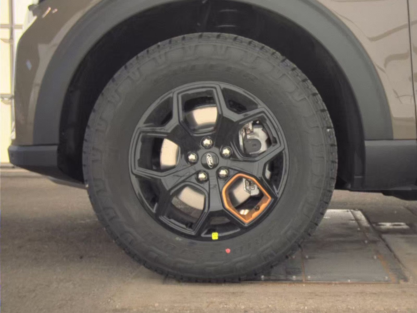FORD EXPLORER - 10