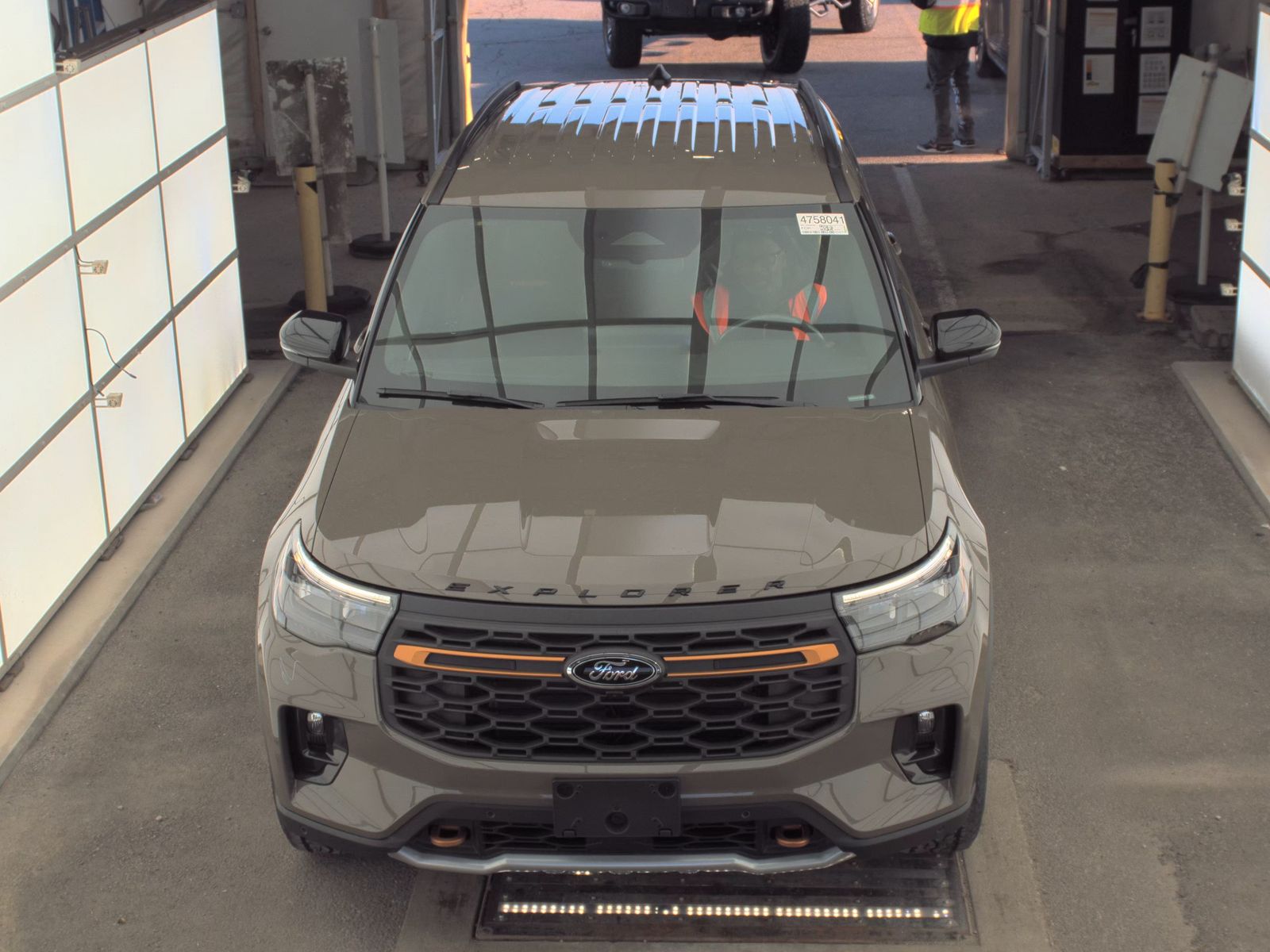 FORD EXPLORER - 3