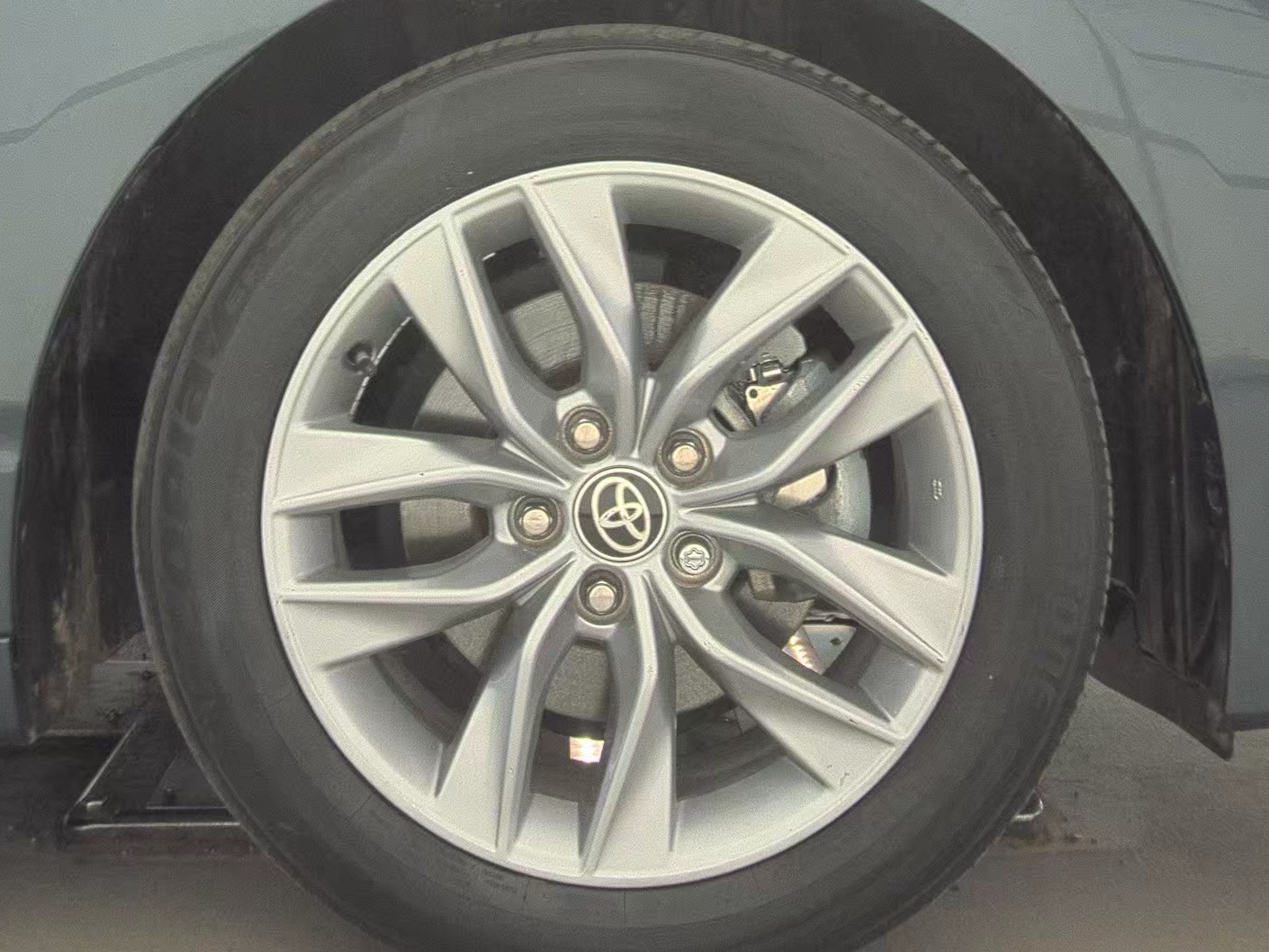 2022 Toyota Avalon Hybrid XLE FWD