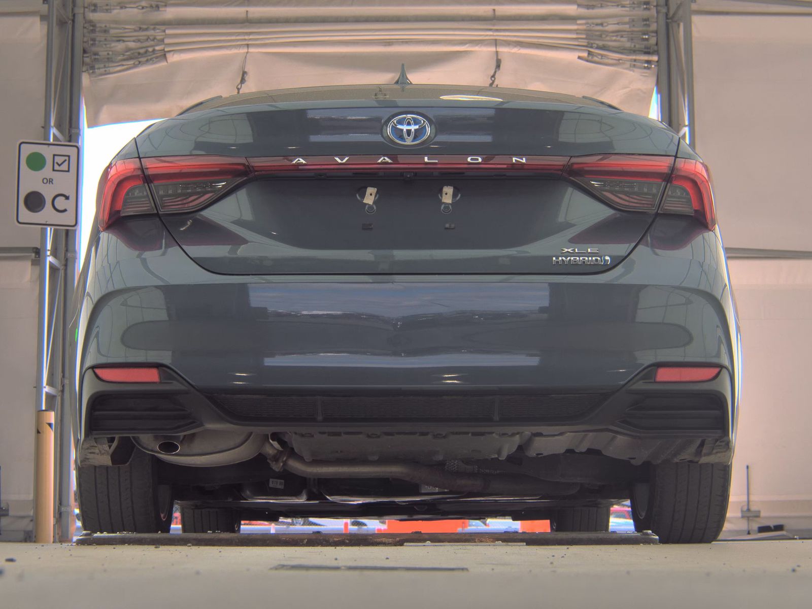 2022 Toyota Avalon Hybrid XLE FWD