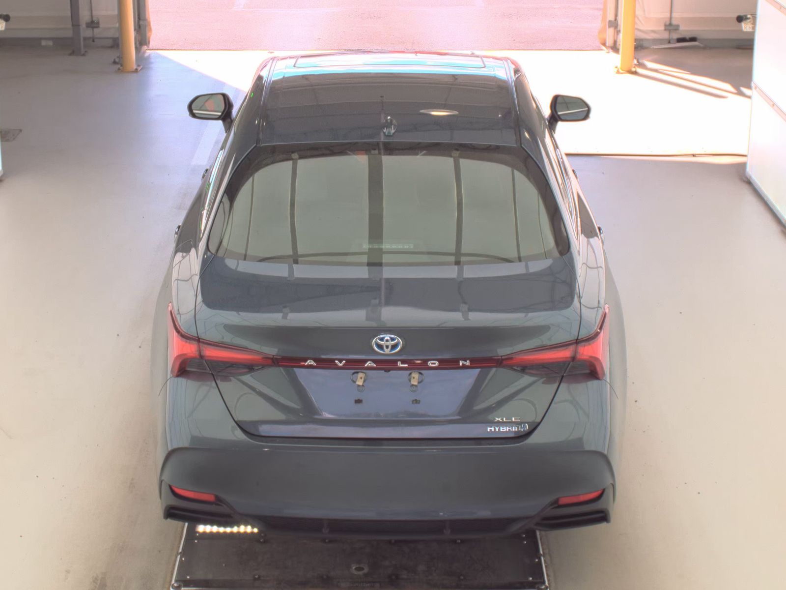 2022 Toyota Avalon Hybrid XLE FWD