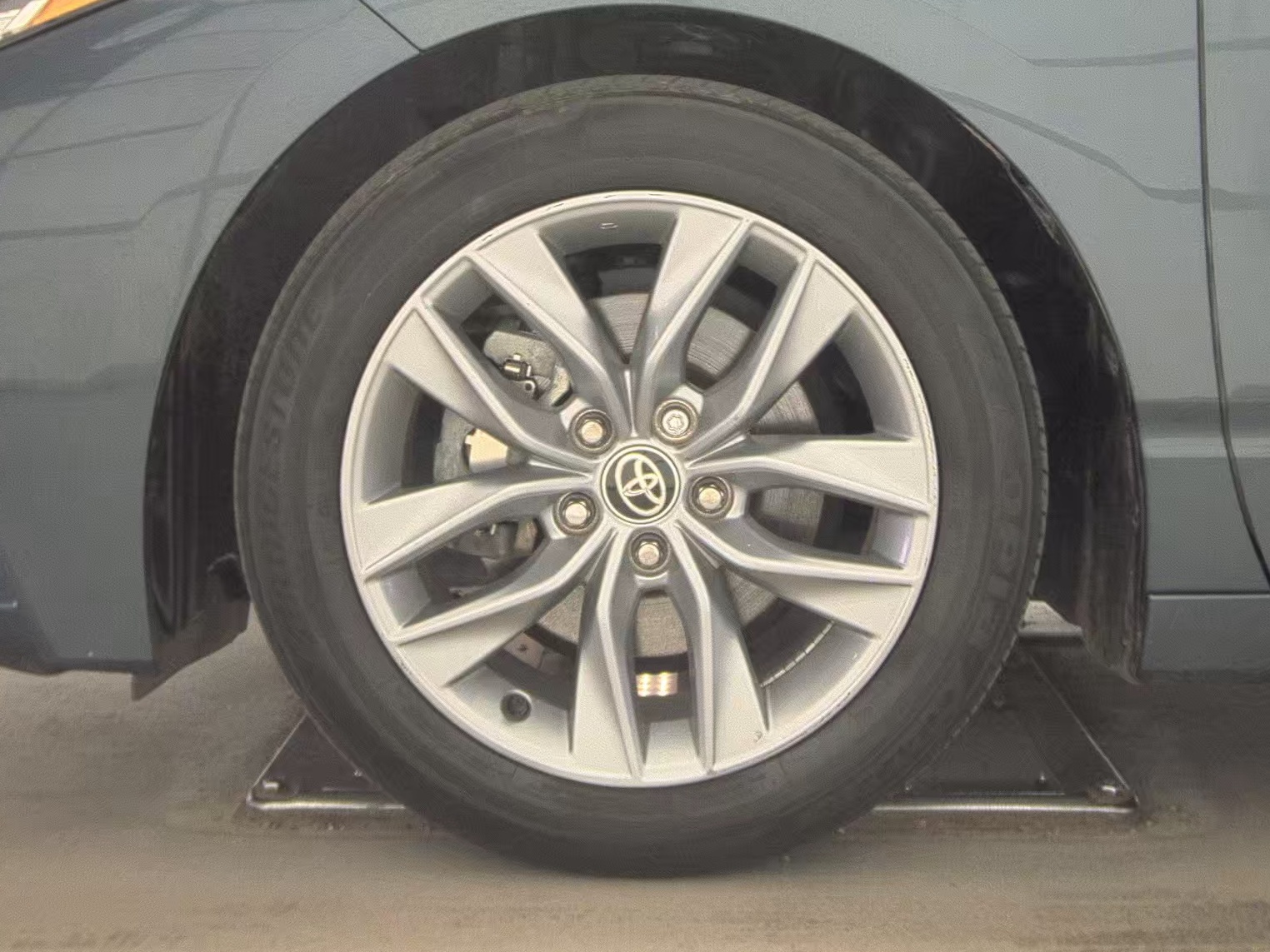 2022 Toyota Avalon Hybrid XLE FWD