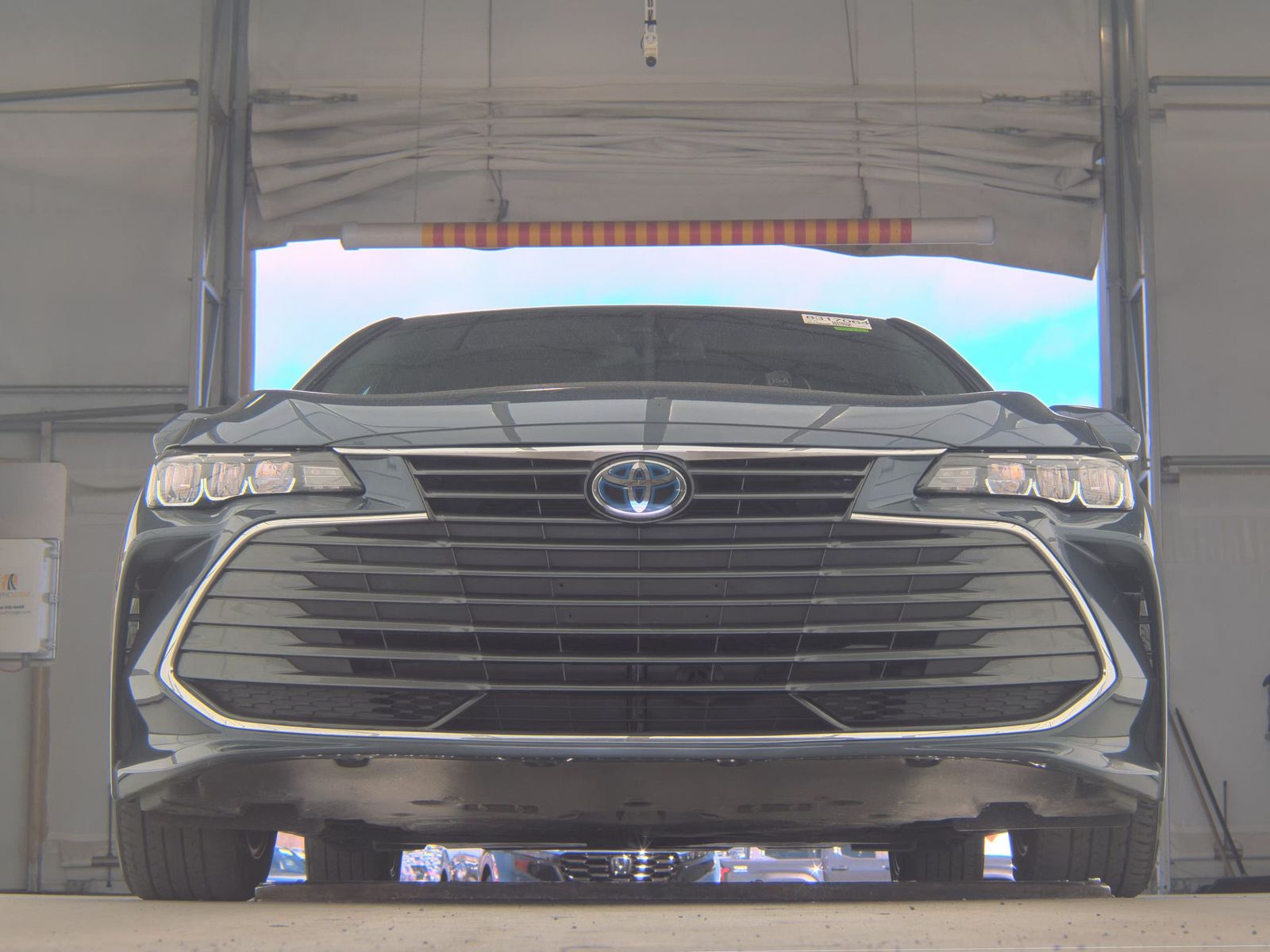 2022 Toyota Avalon Hybrid XLE FWD