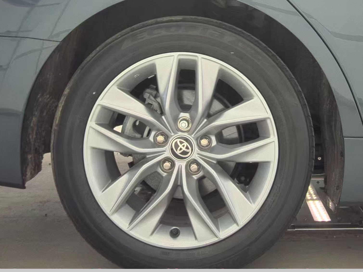 2022 Toyota Avalon Hybrid XLE FWD