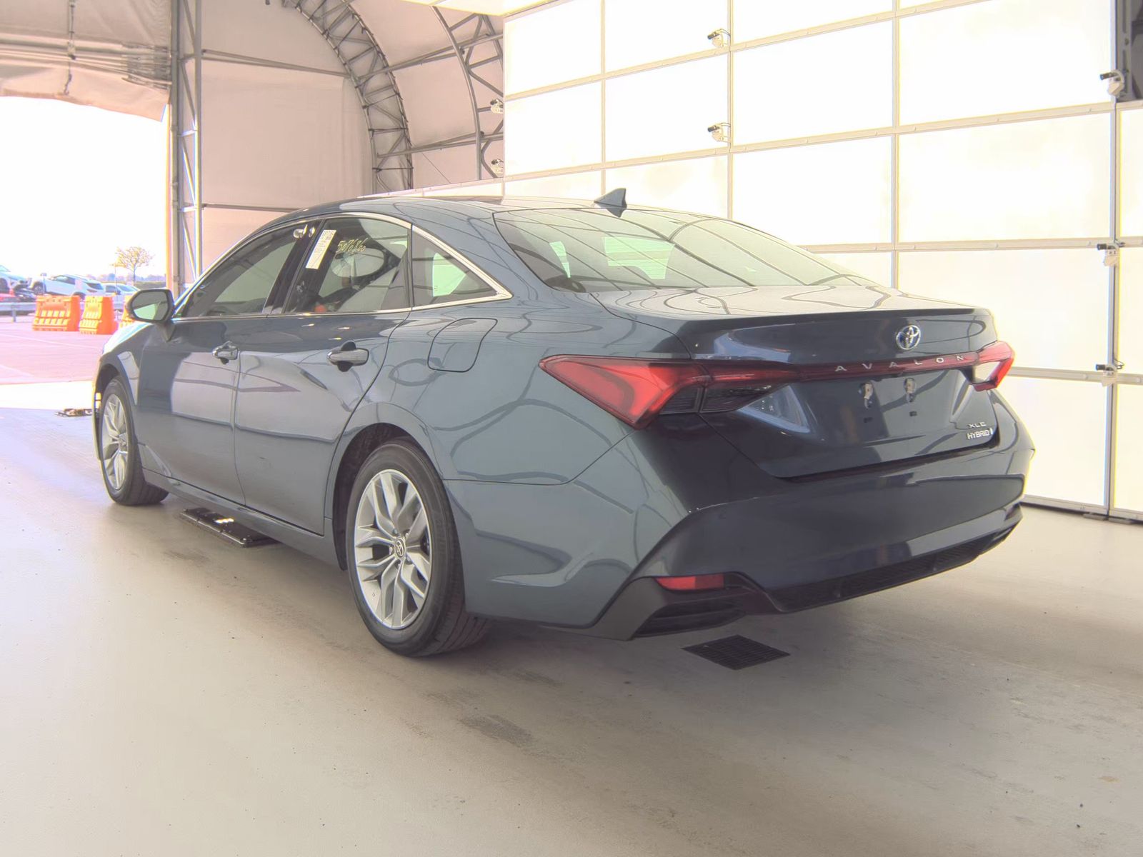 2022 Toyota Avalon Hybrid XLE FWD