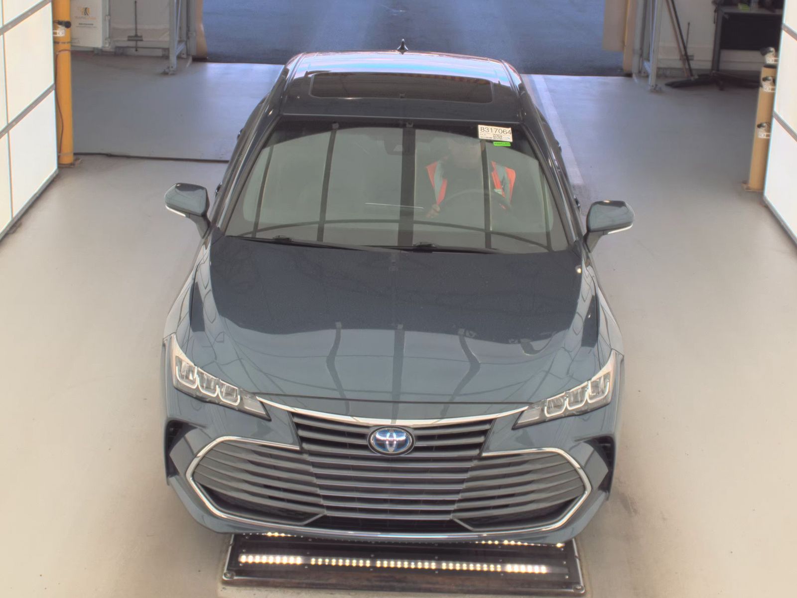 2022 Toyota Avalon Hybrid XLE FWD