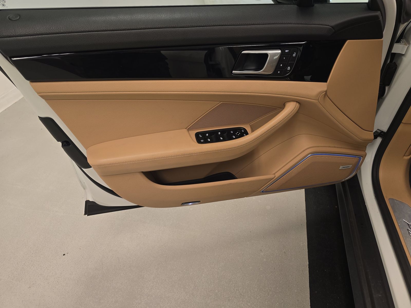 PORSCHE CAYENNE - 10