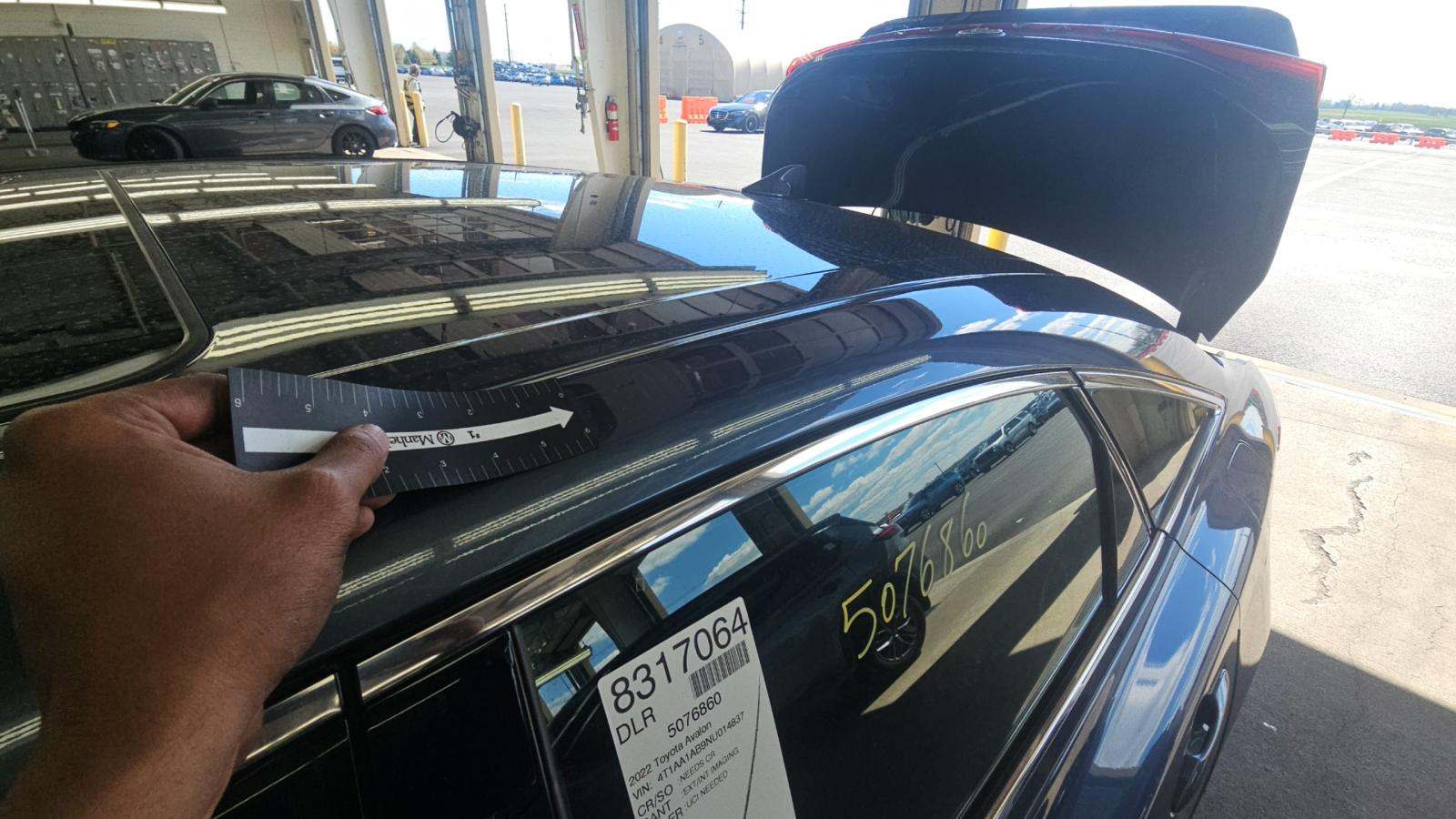 2022 Toyota Avalon Hybrid XLE FWD