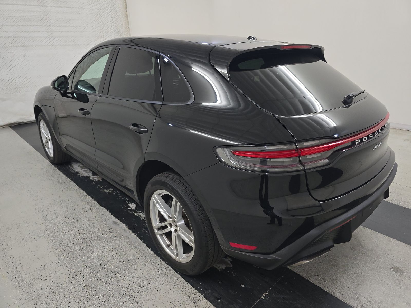 2022 Porsche Macan Base AWD