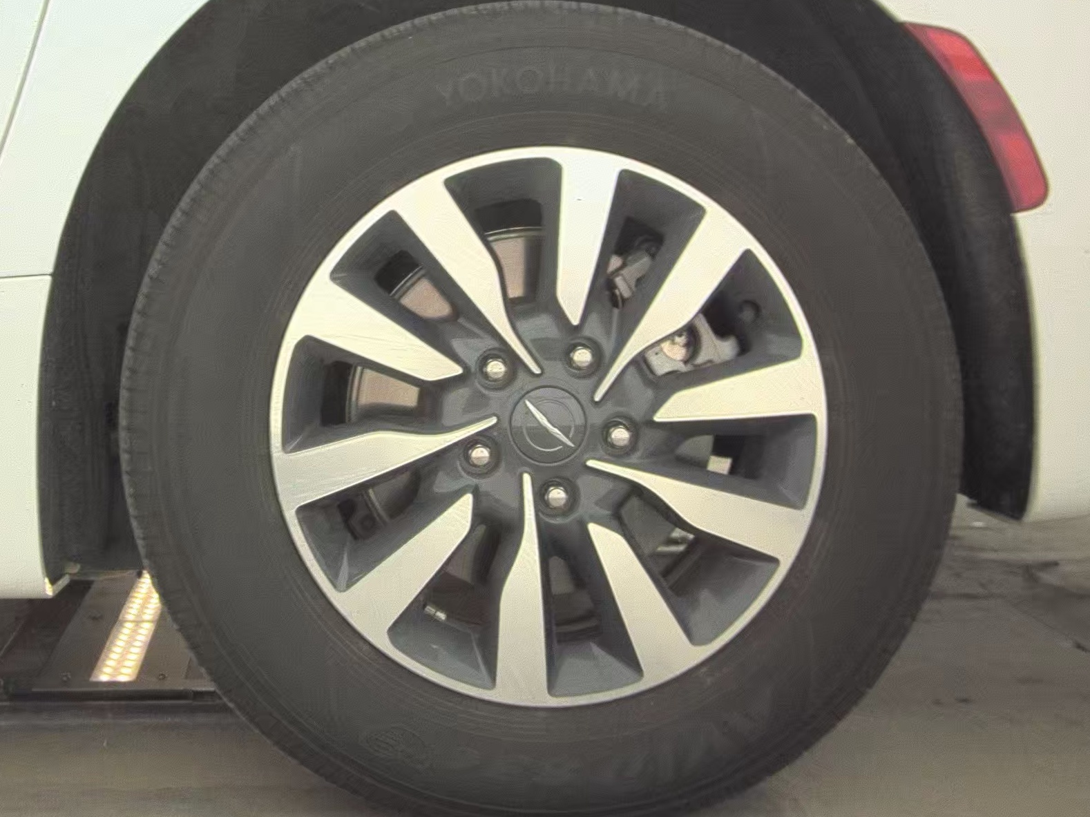 2024 Chrysler Pacifica Hybrid Select FWD