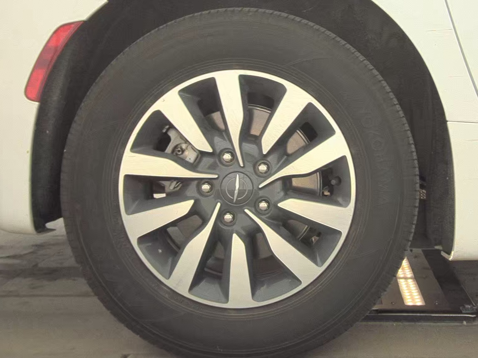 2024 Chrysler Pacifica Hybrid Select FWD