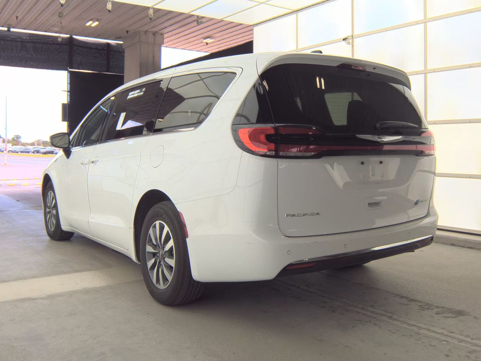 2024 Chrysler Pacifica Hybrid Select FWD