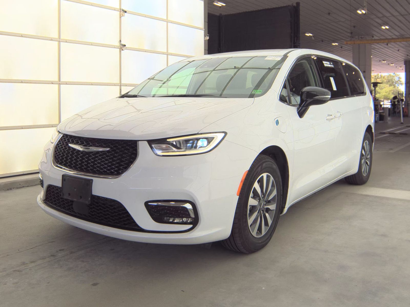 2024 Chrysler Pacifica Hybrid Select FWD