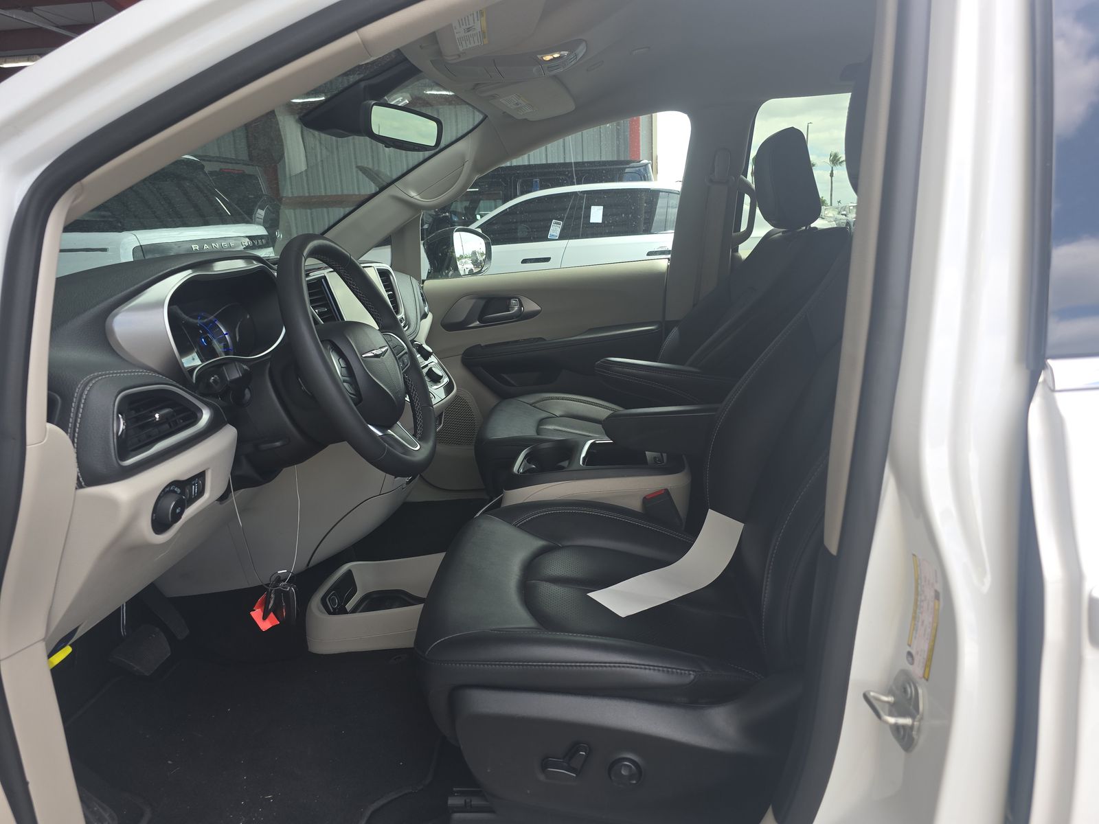 2024 Chrysler Pacifica Hybrid Select FWD