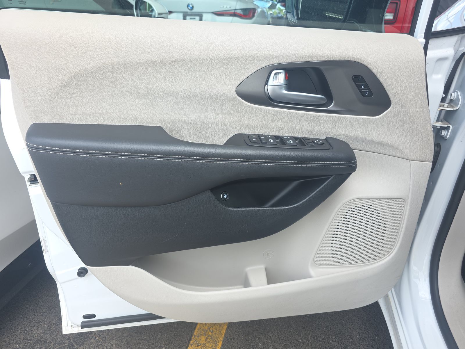 2024 Chrysler Pacifica Hybrid Select FWD