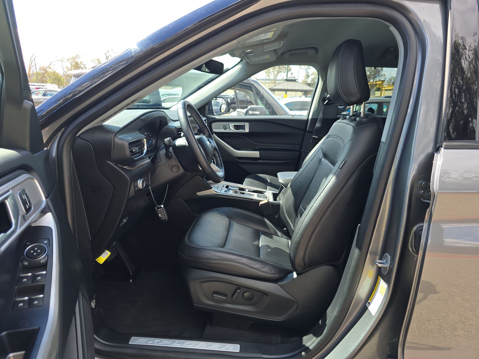 FORD EXPLORER - 8
