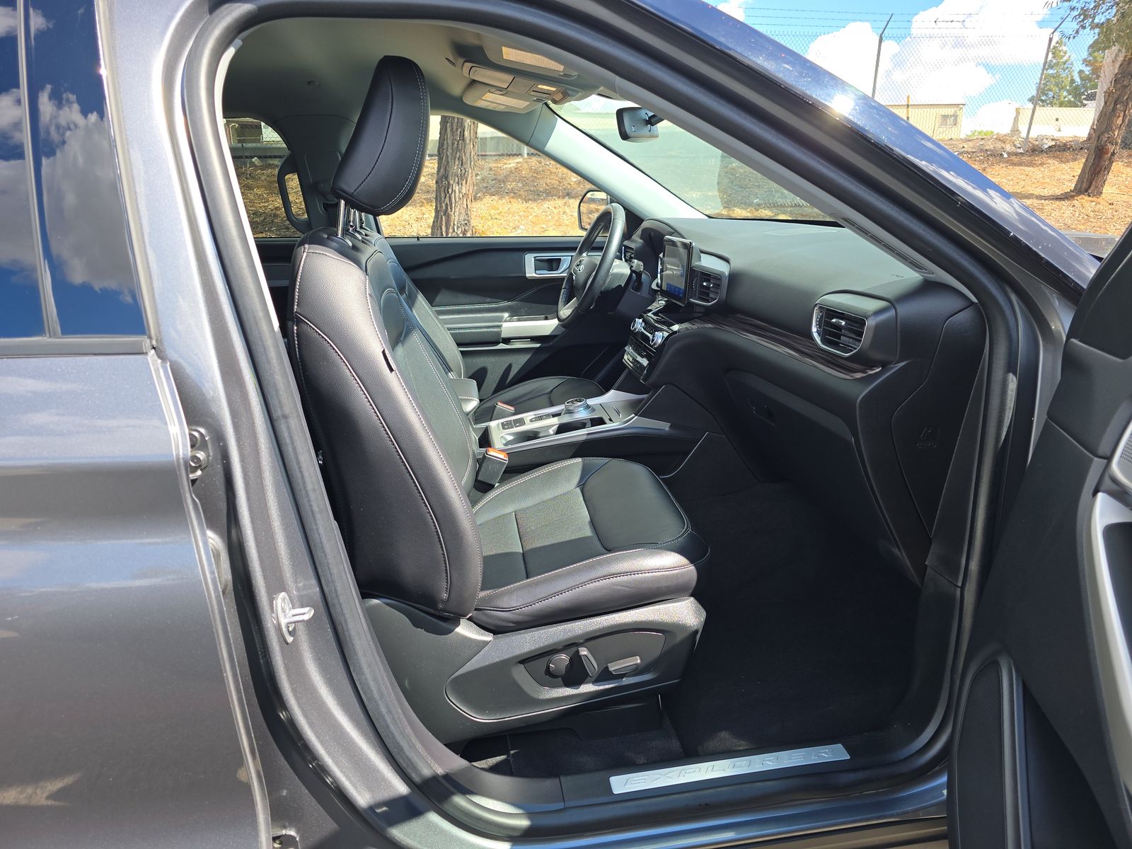 FORD EXPLORER - 9