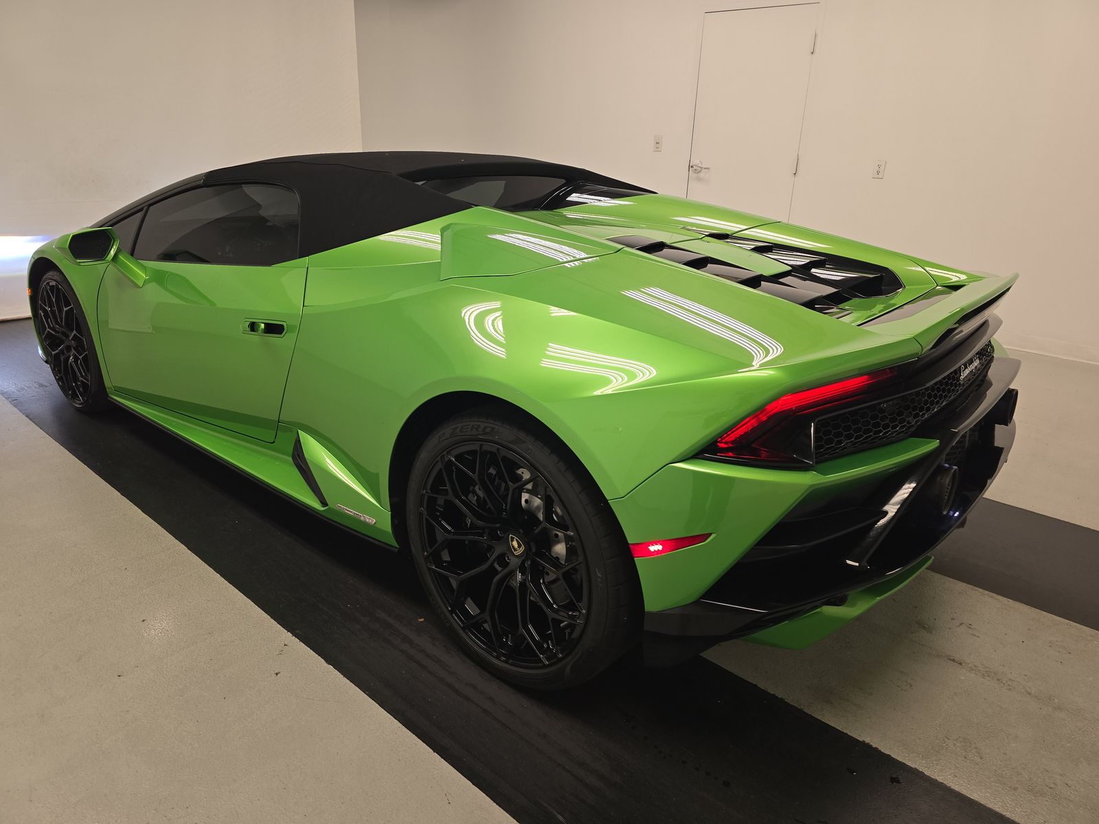 2021 Lamborghini Huracan EVO RWD