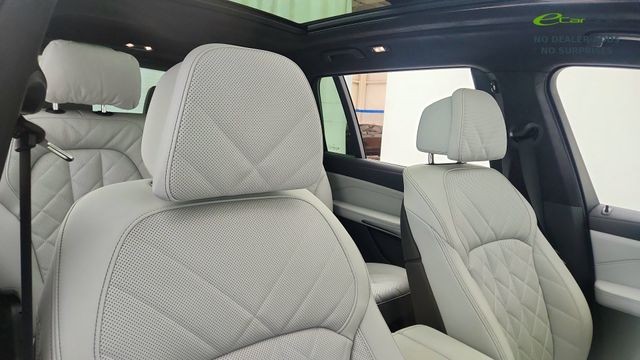 2026 BMW X7 xDrive40i AWD