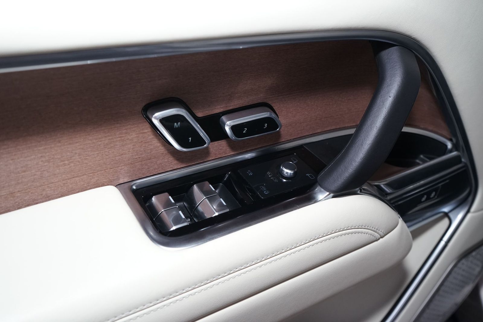 2023 Land Rover Range Rover Autobiography AWD