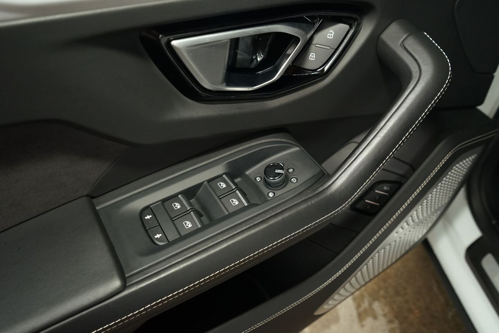 2020 Lamborghini Urus Base AWD