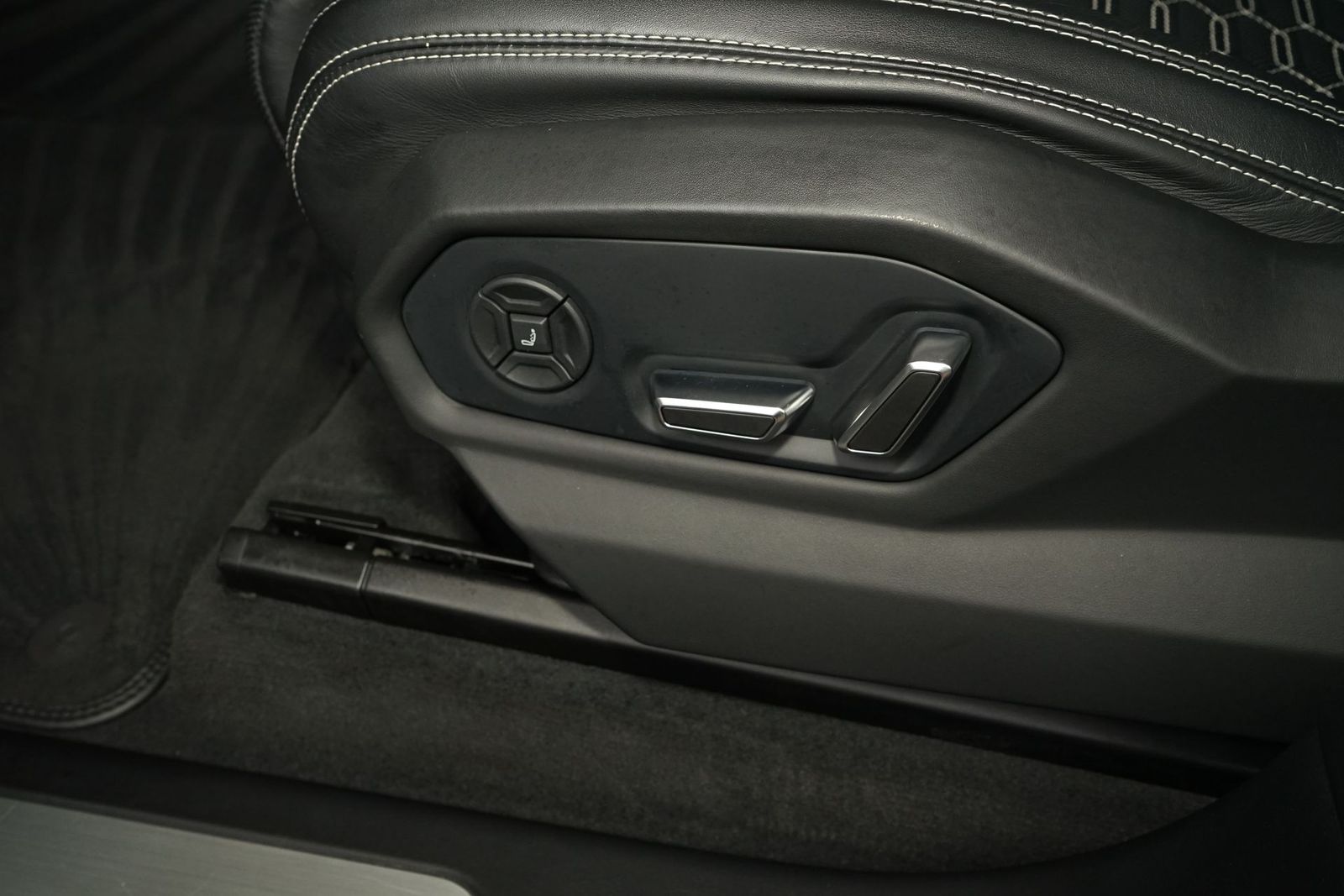 2020 Lamborghini Urus Base AWD