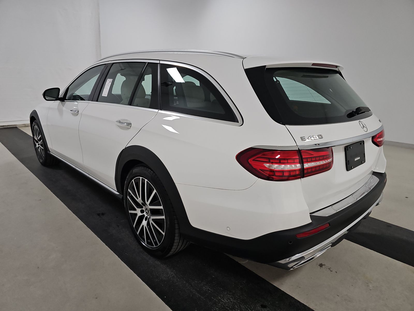 MERCEDES-BENZ E-CLASS - 7