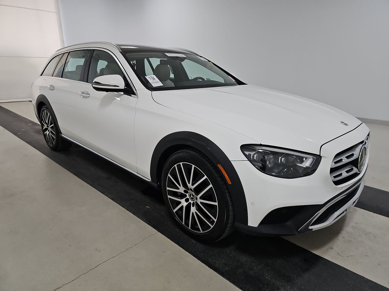 MERCEDES-BENZ E-CLASS - 4