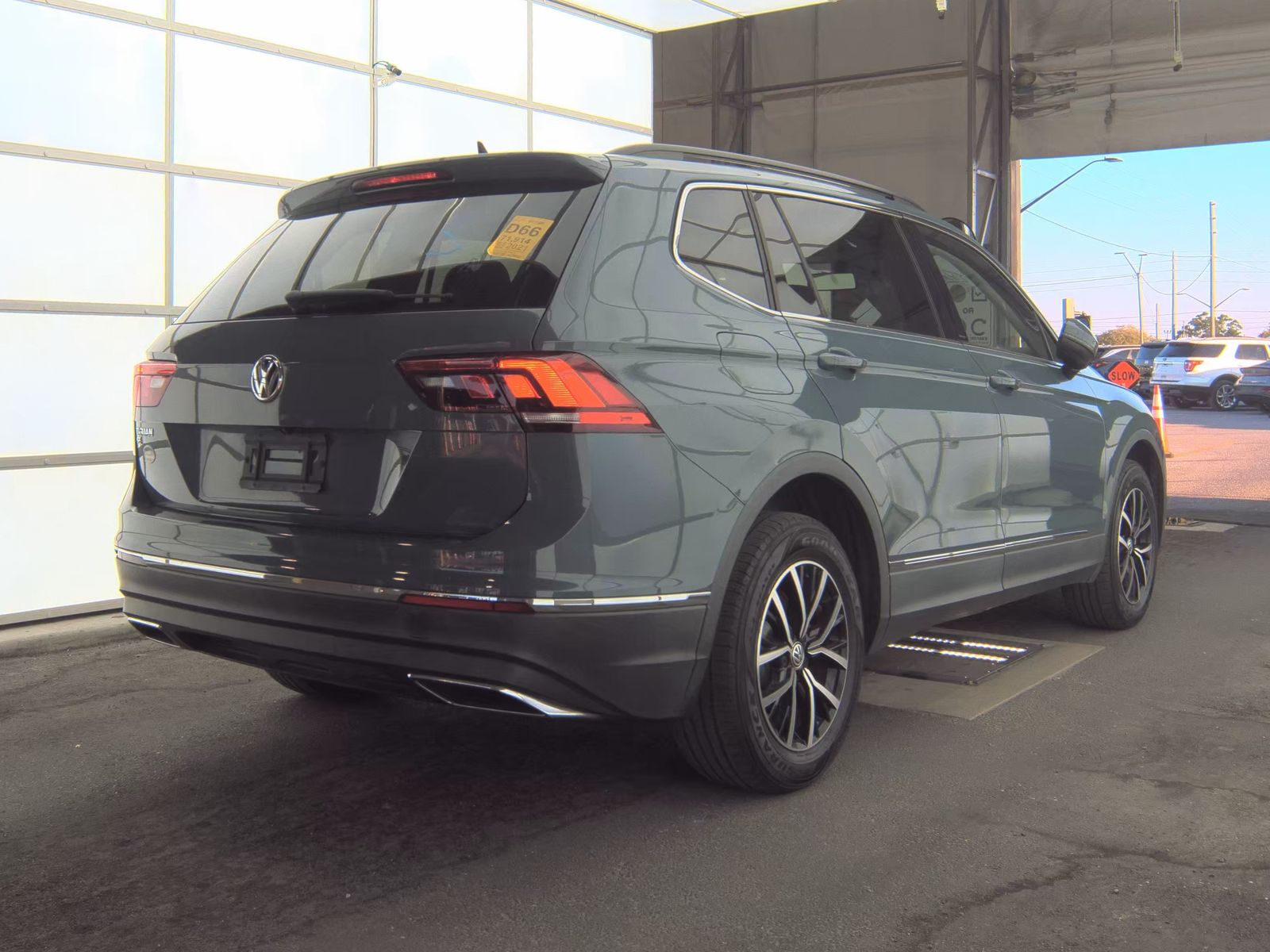 2021 Volkswagen Tiguan 2.0T SE FWD