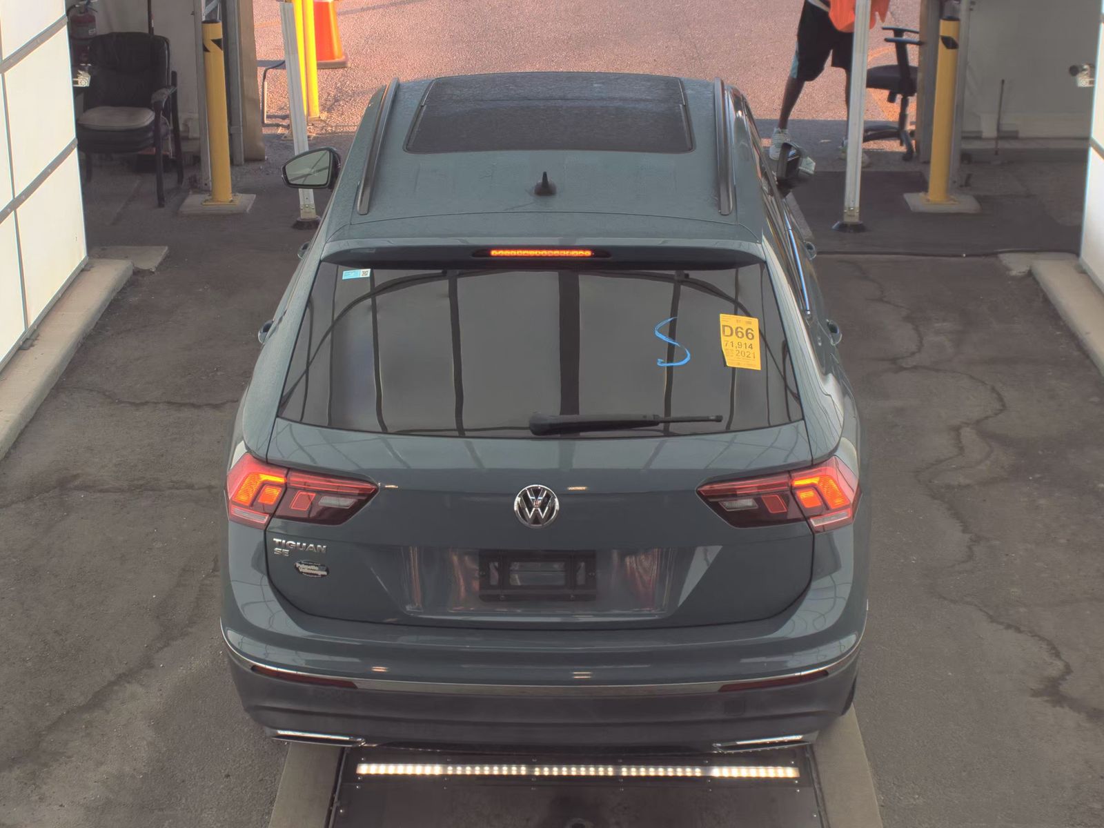 2021 Volkswagen Tiguan 2.0T SE FWD