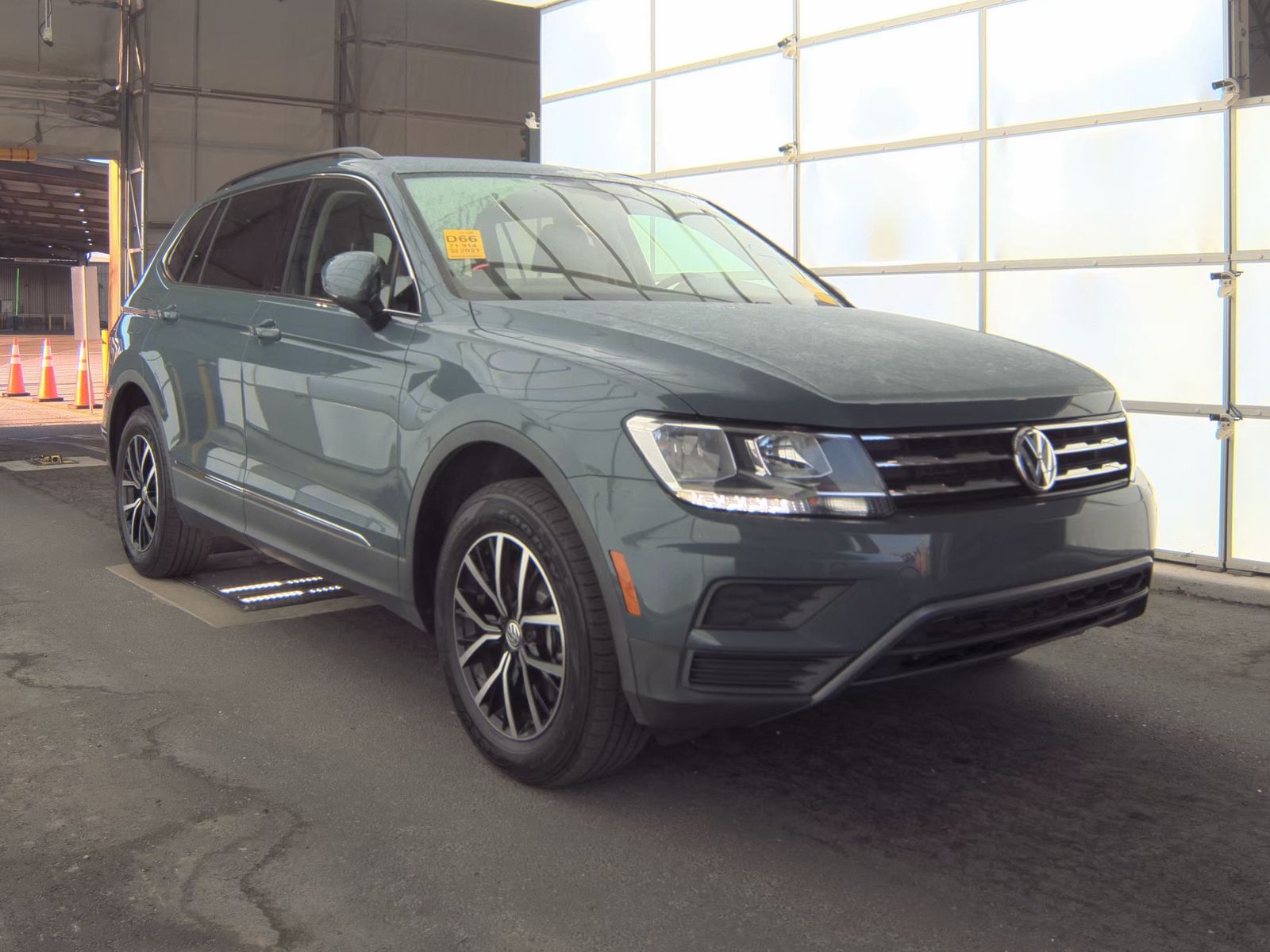 2021 Volkswagen Tiguan 2.0T SE FWD