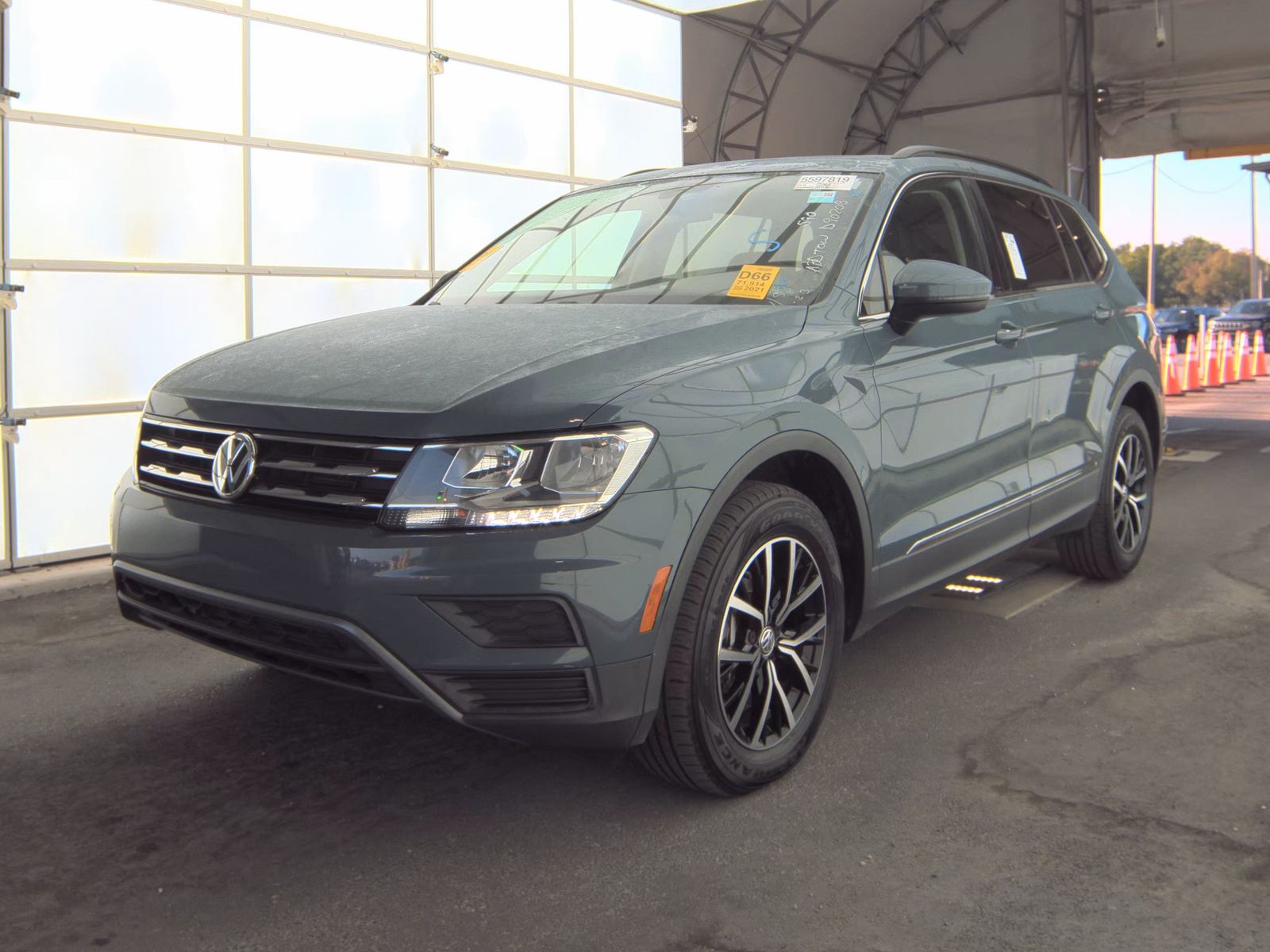 2021 Volkswagen Tiguan 2.0T SE FWD