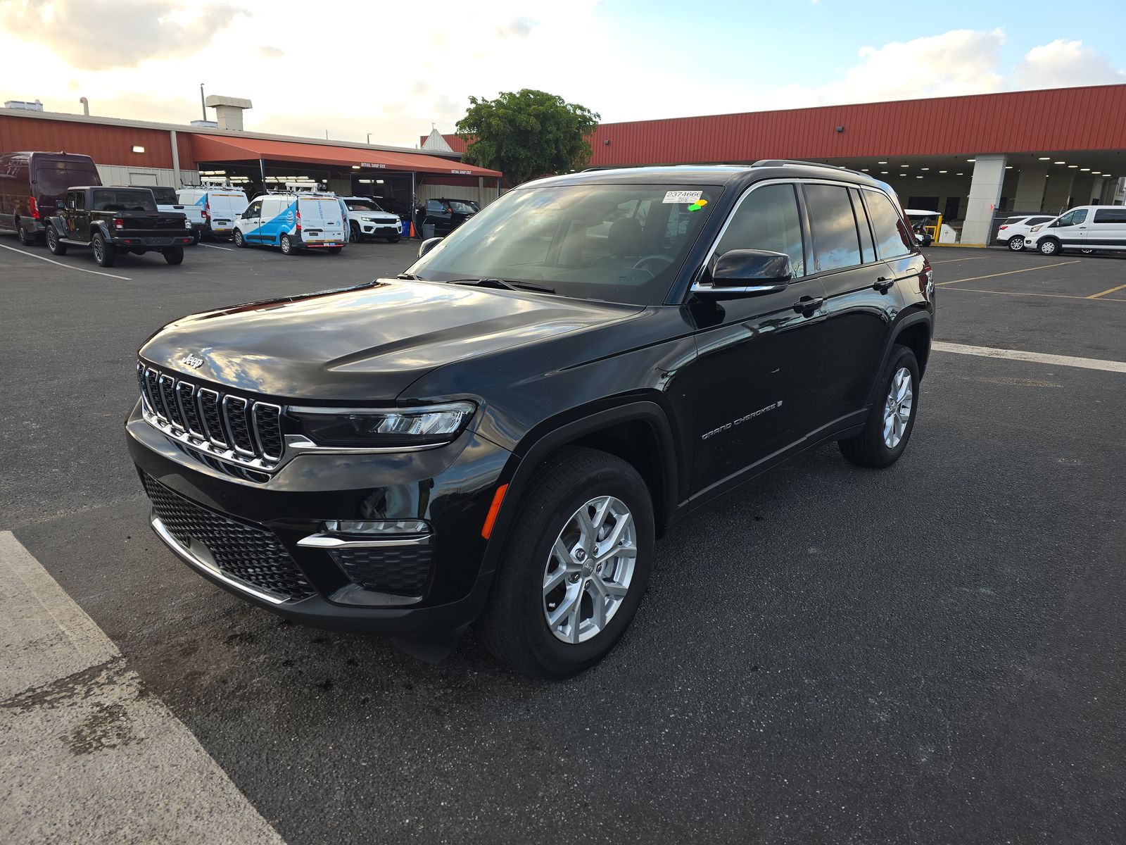 2023 Jeep Grand Cherokee Limited AWD