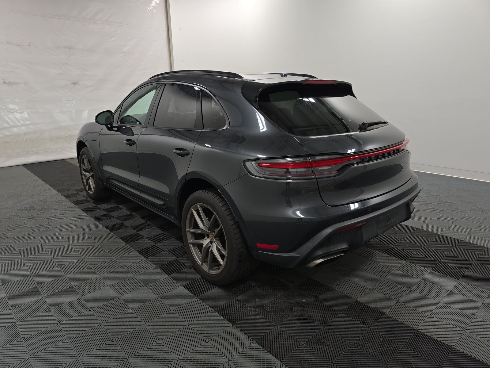 2022 Porsche Macan Base AWD