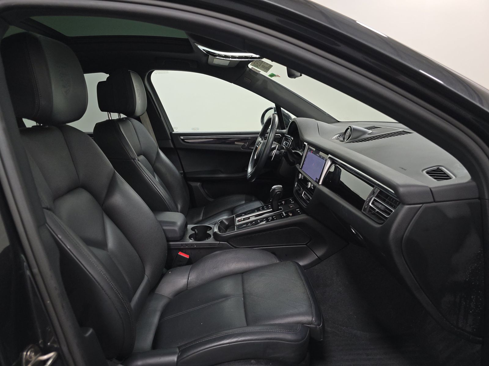 2022 Porsche Macan Base AWD