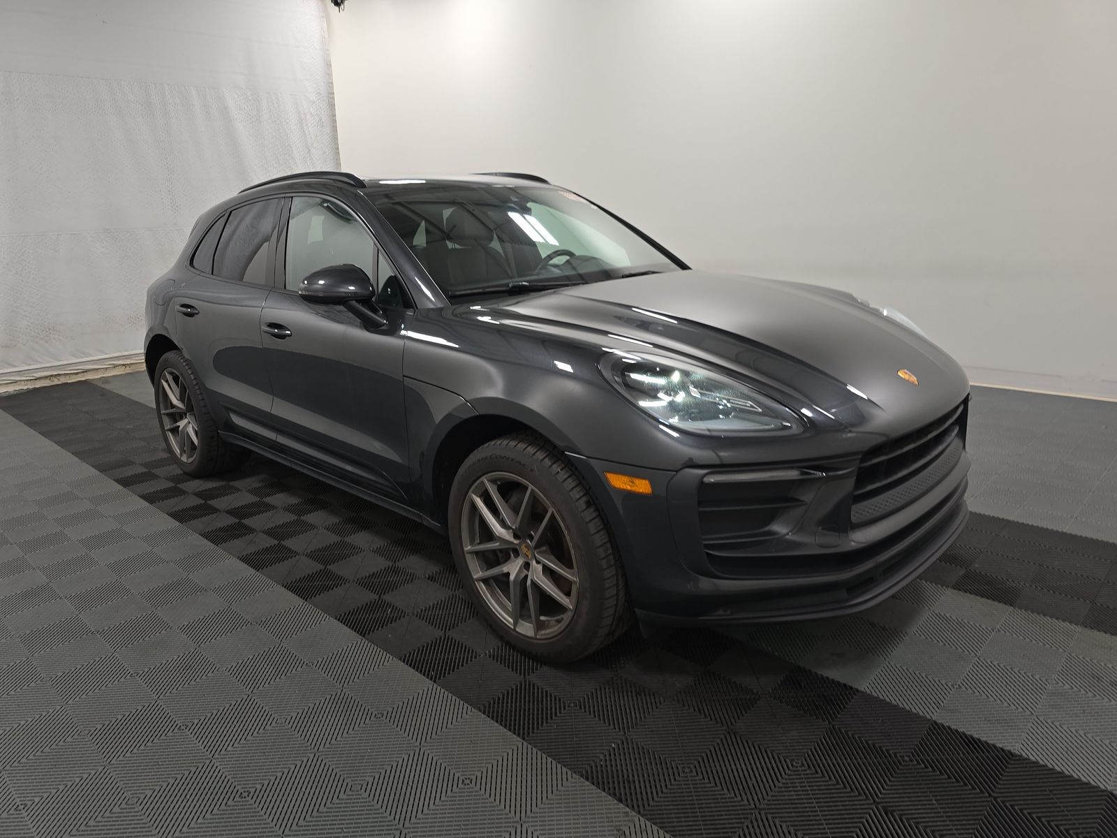 2022 Porsche Macan Base AWD