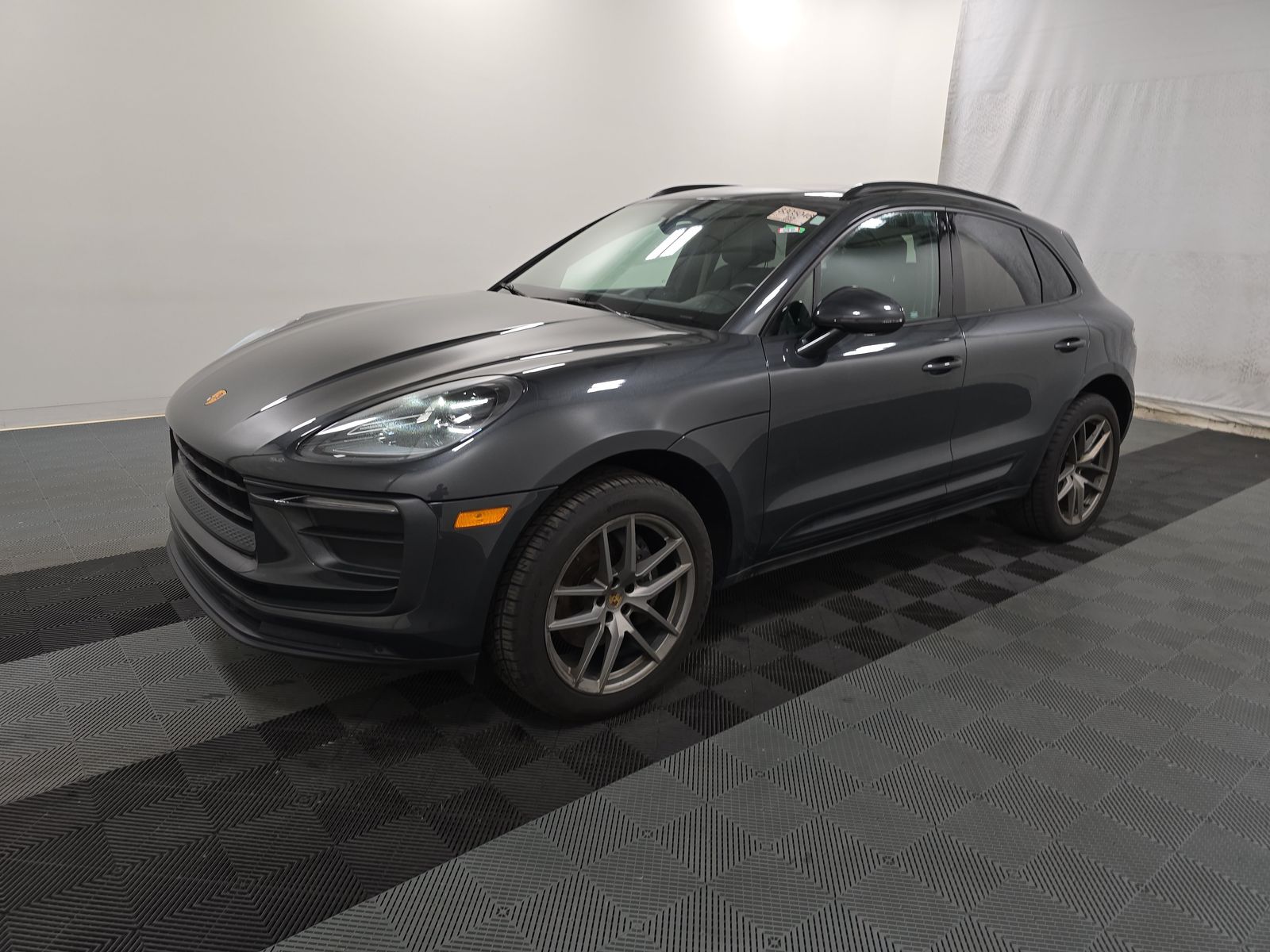2022 Porsche Macan Base AWD