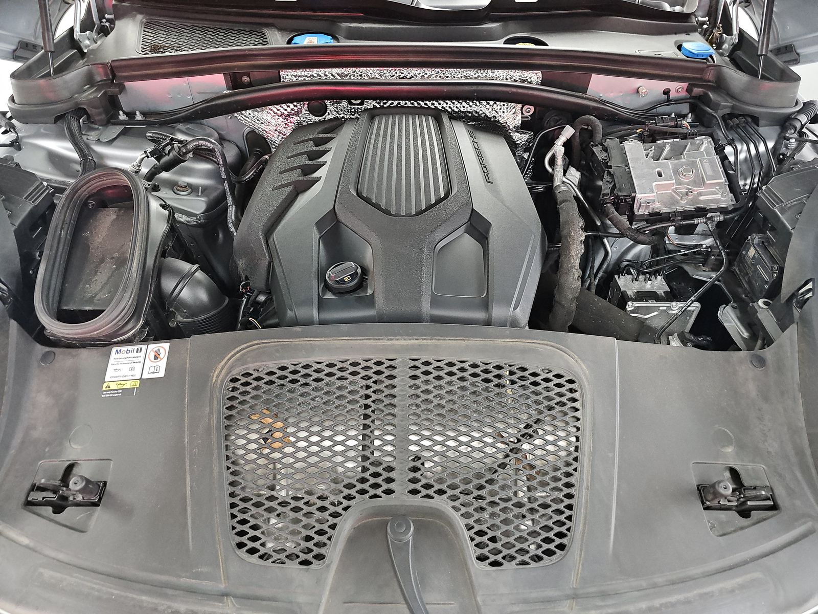 2023 Porsche Macan Base AWD