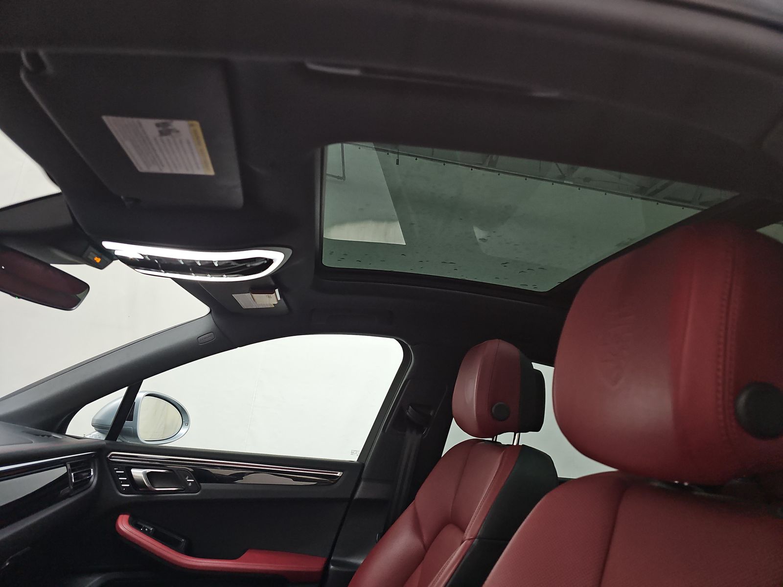 2023 Porsche Macan Base AWD