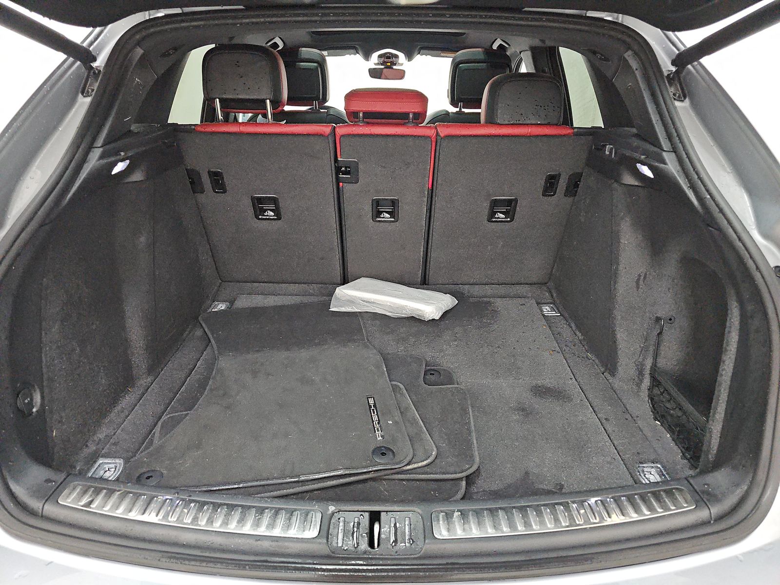 2023 Porsche Macan Base AWD